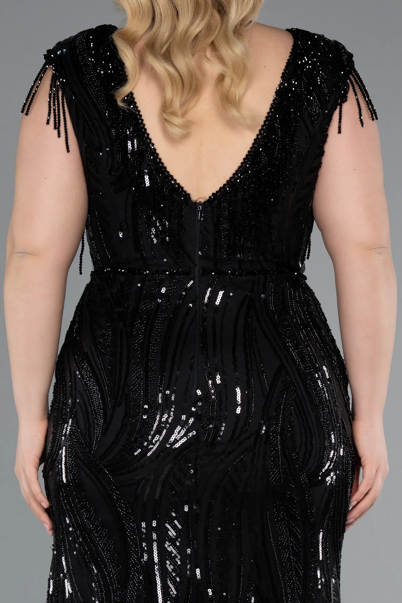 Black-Beaded Detailed V Neck Long Sequined Plus Size Evening Gown ABU5577