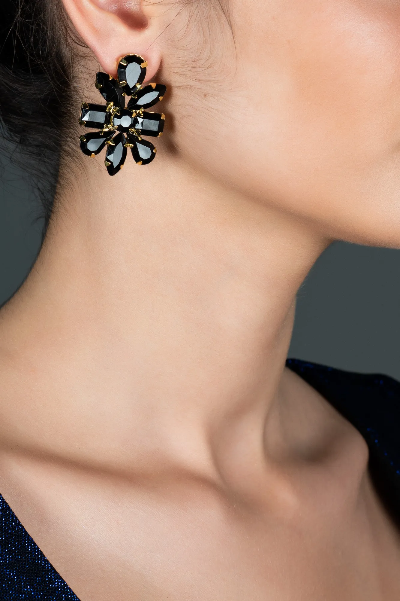 Black-Earring DY379