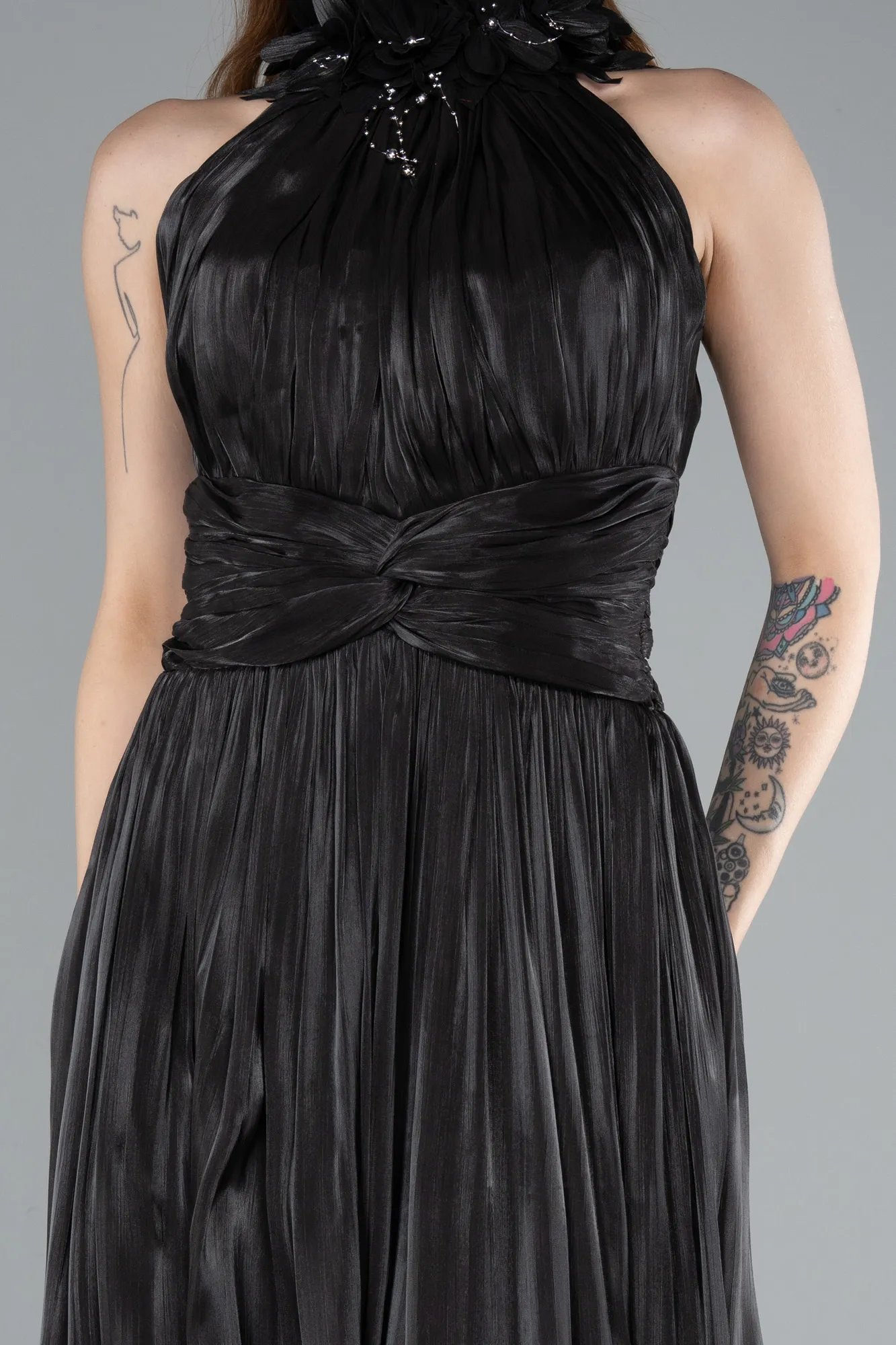 Black-Halter Neck Long Chiffon Evening Dress ABU4811