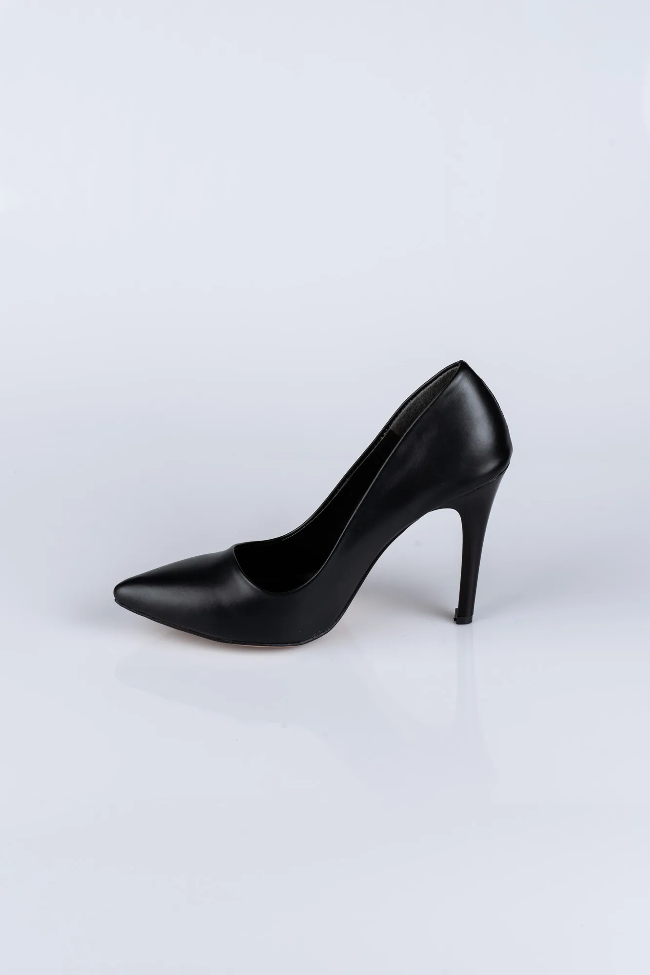 Black-Leather Stiletto ABD1096