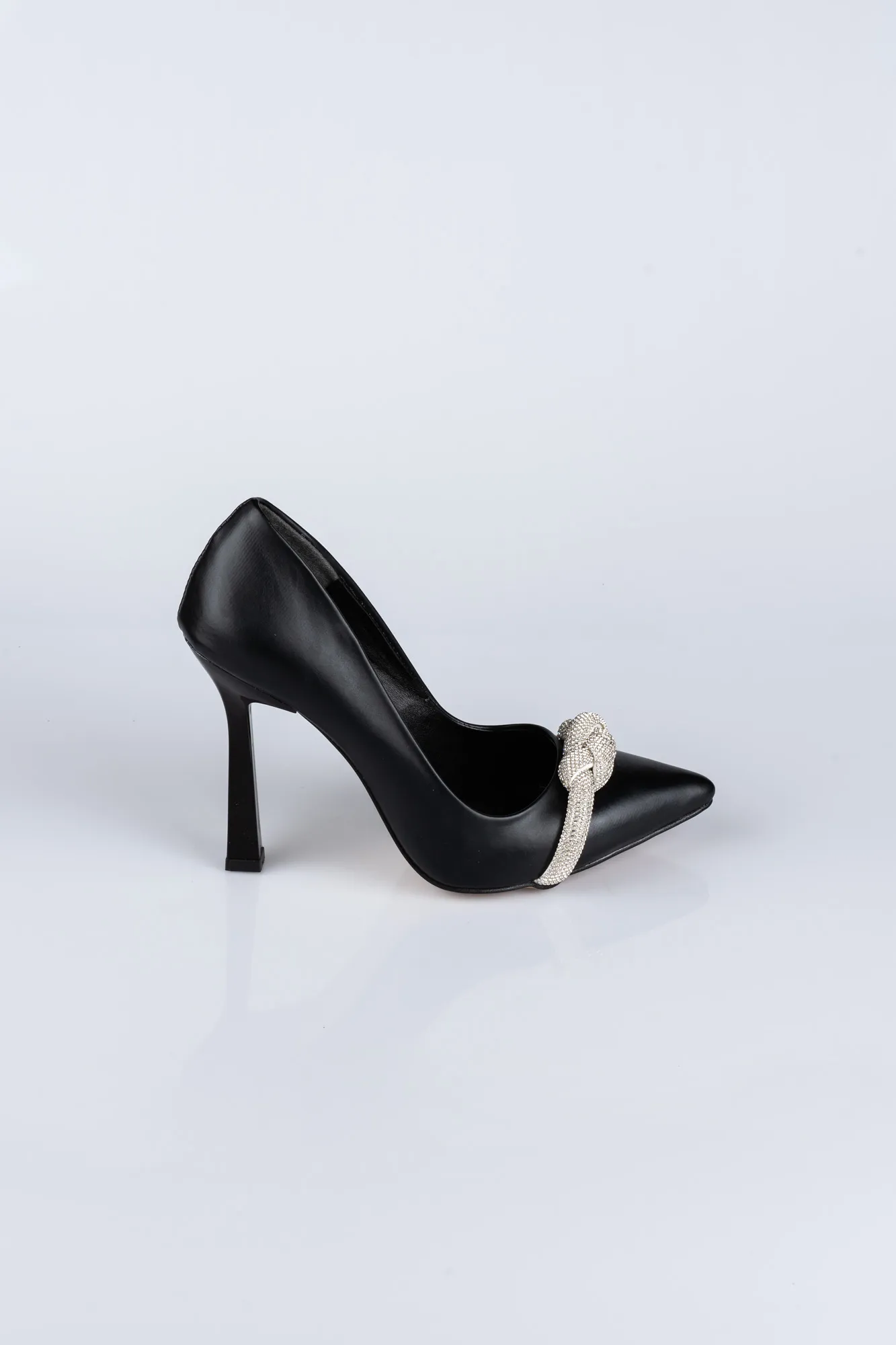 Black-Leather Stiletto ABD1103