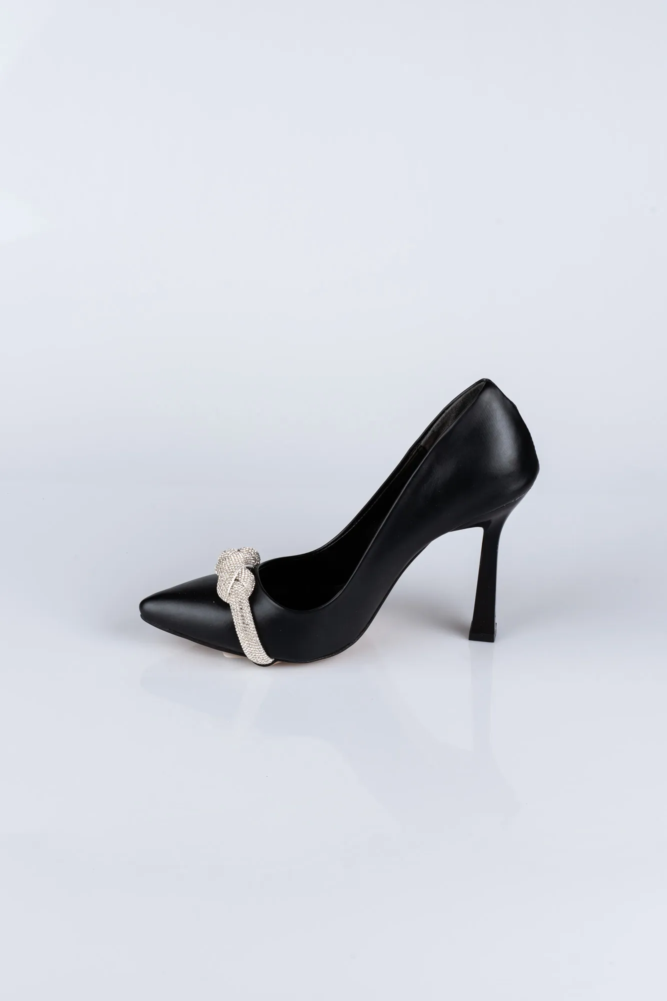 Black-Leather Stiletto ABD1103