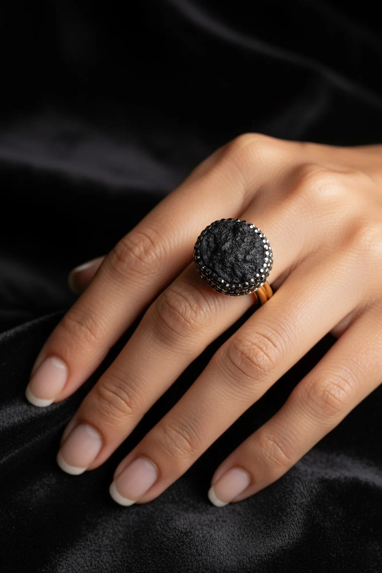 Black-Ring PT678