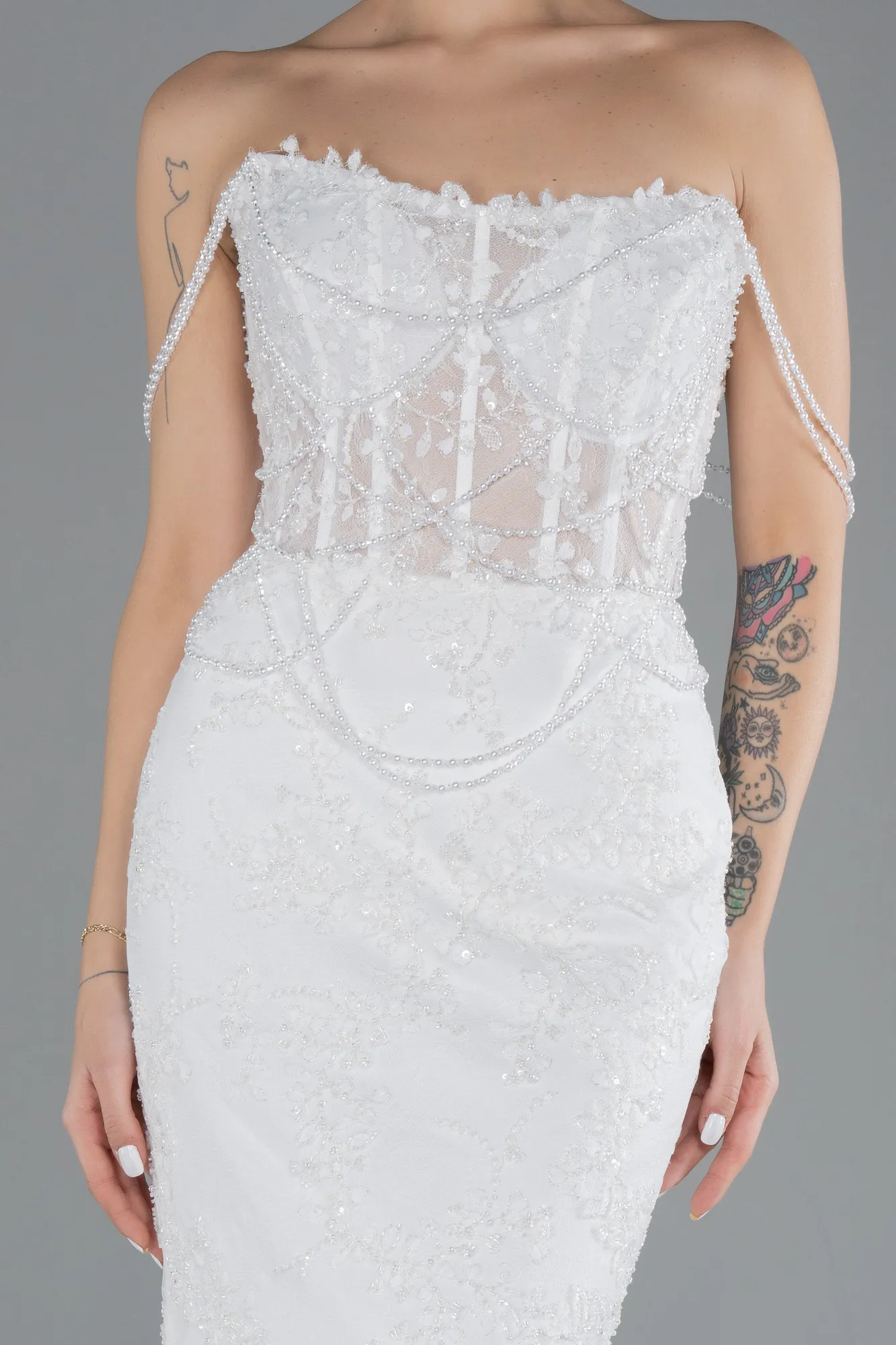 Ecru-Beaded Long Fish Model Wedding Dress ABG035