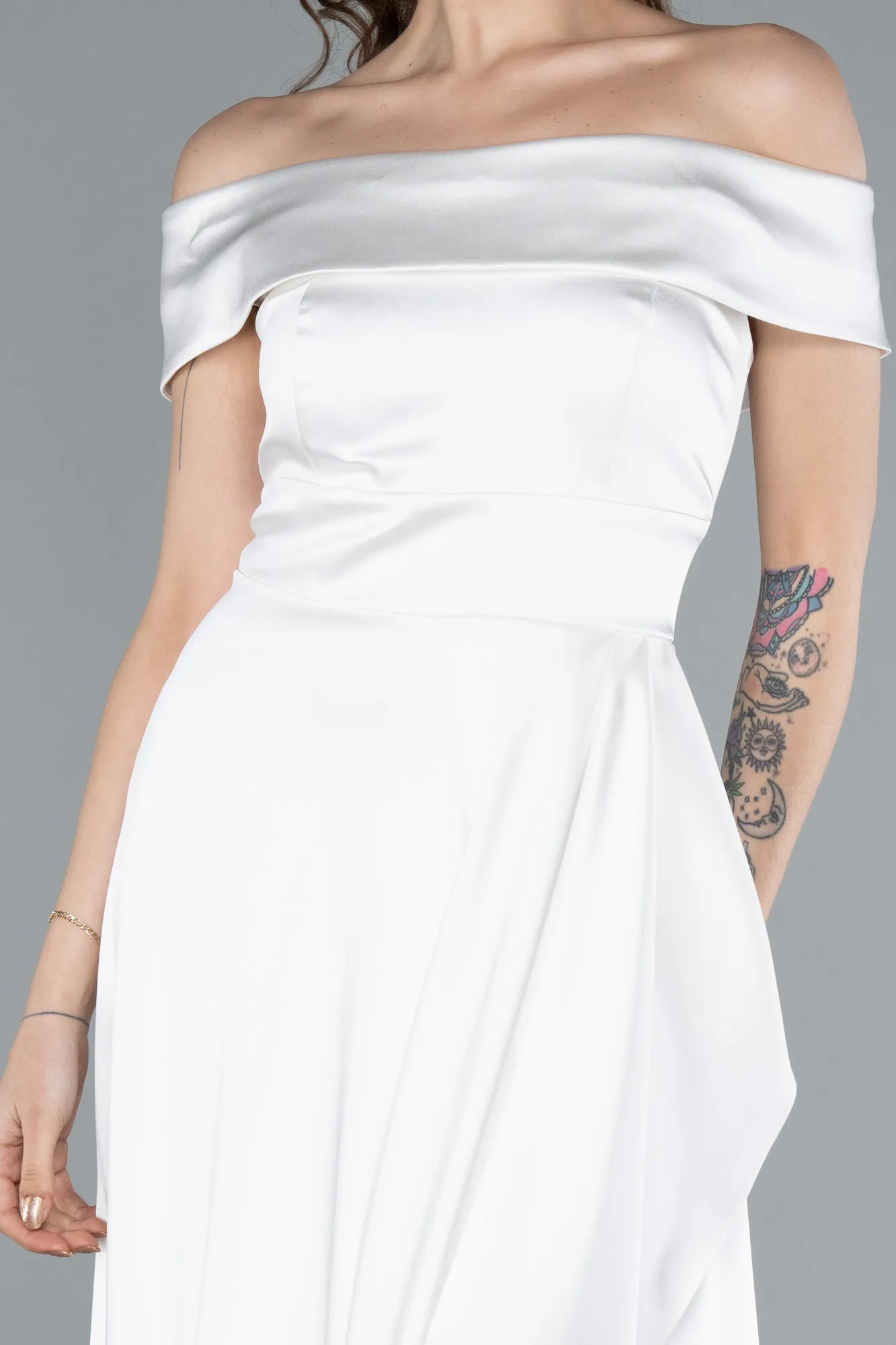 Ecru-Boat Neck Slit Long Satin Prom Dress ABU2486