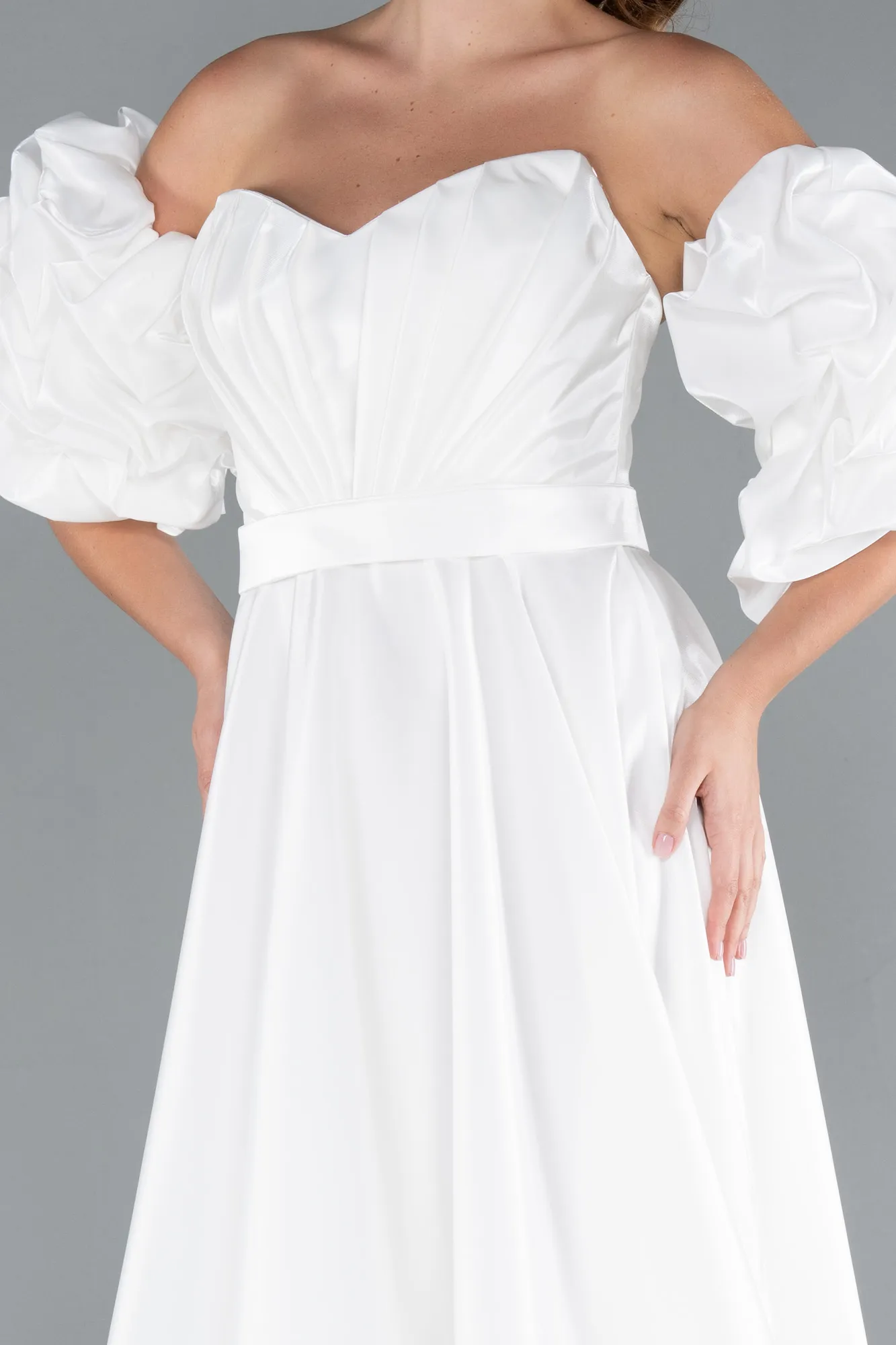 Ecru-Strapless Sleeve Accessorized Long Taffeta Prom Dress ABU4845