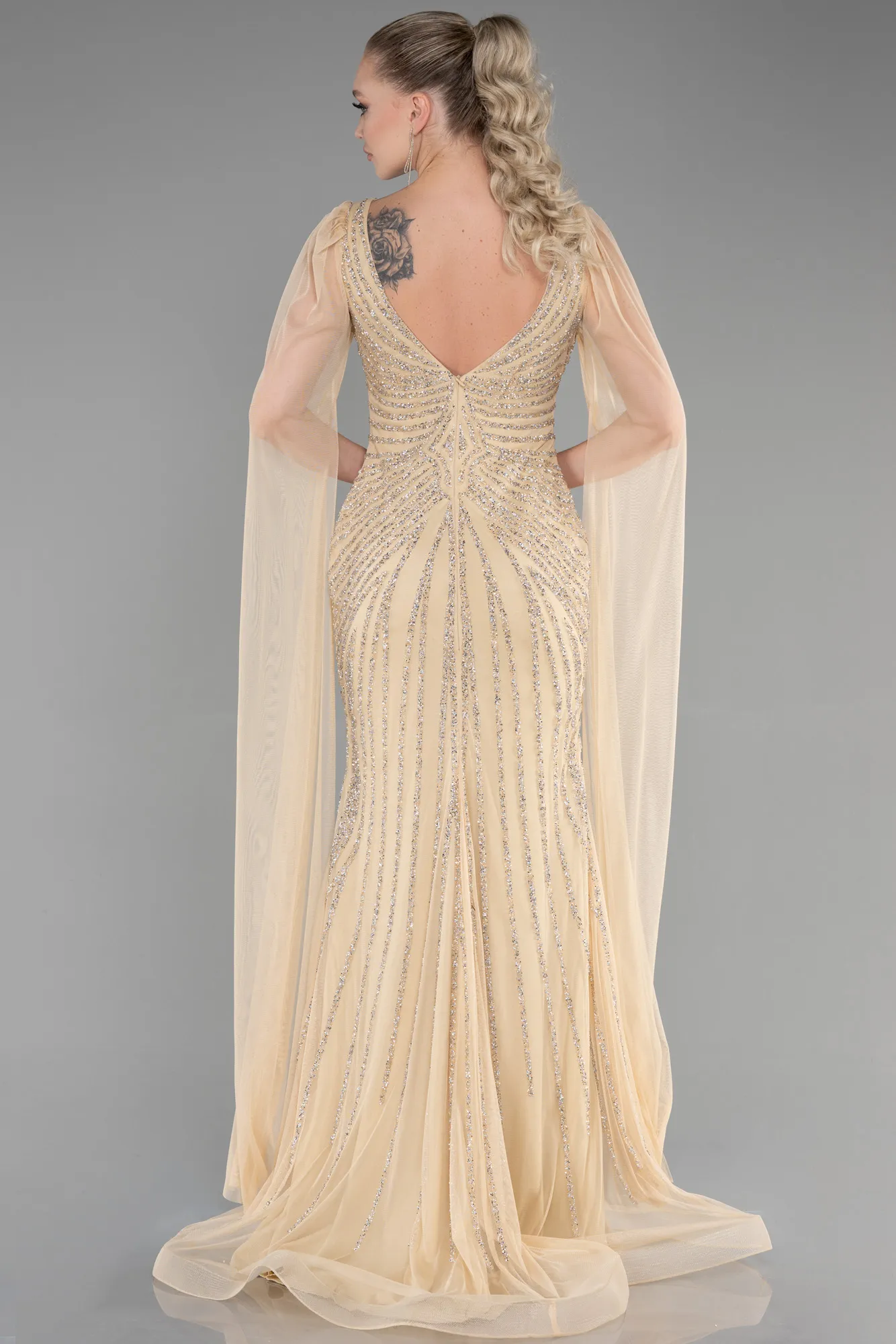 Gold-Long Special Design Engagement ABU3357