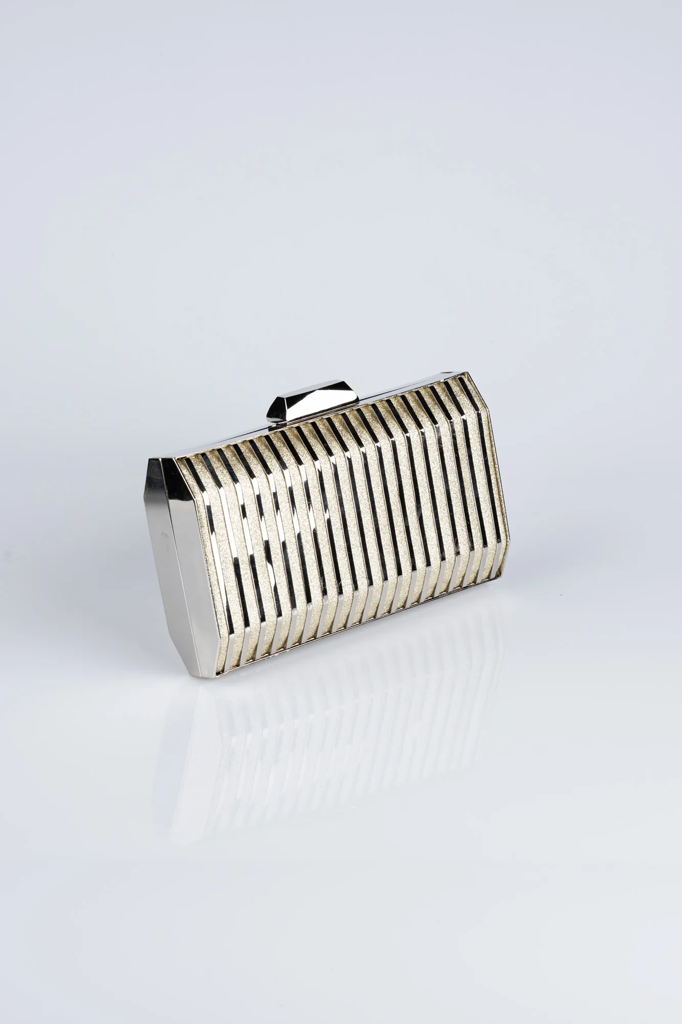 Gold-Metal Box Bag V645