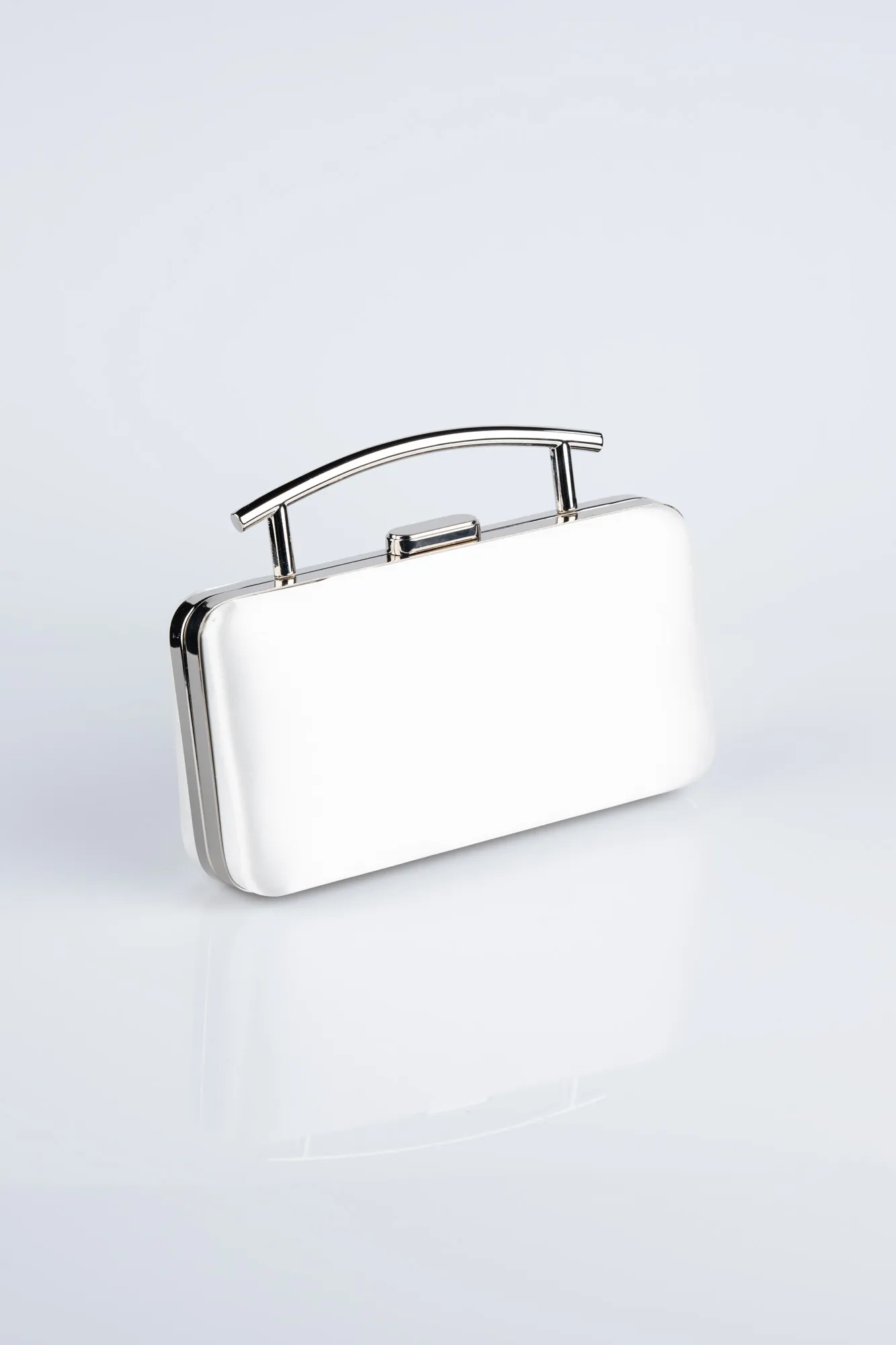 Pearl-Satin Box Bag V756