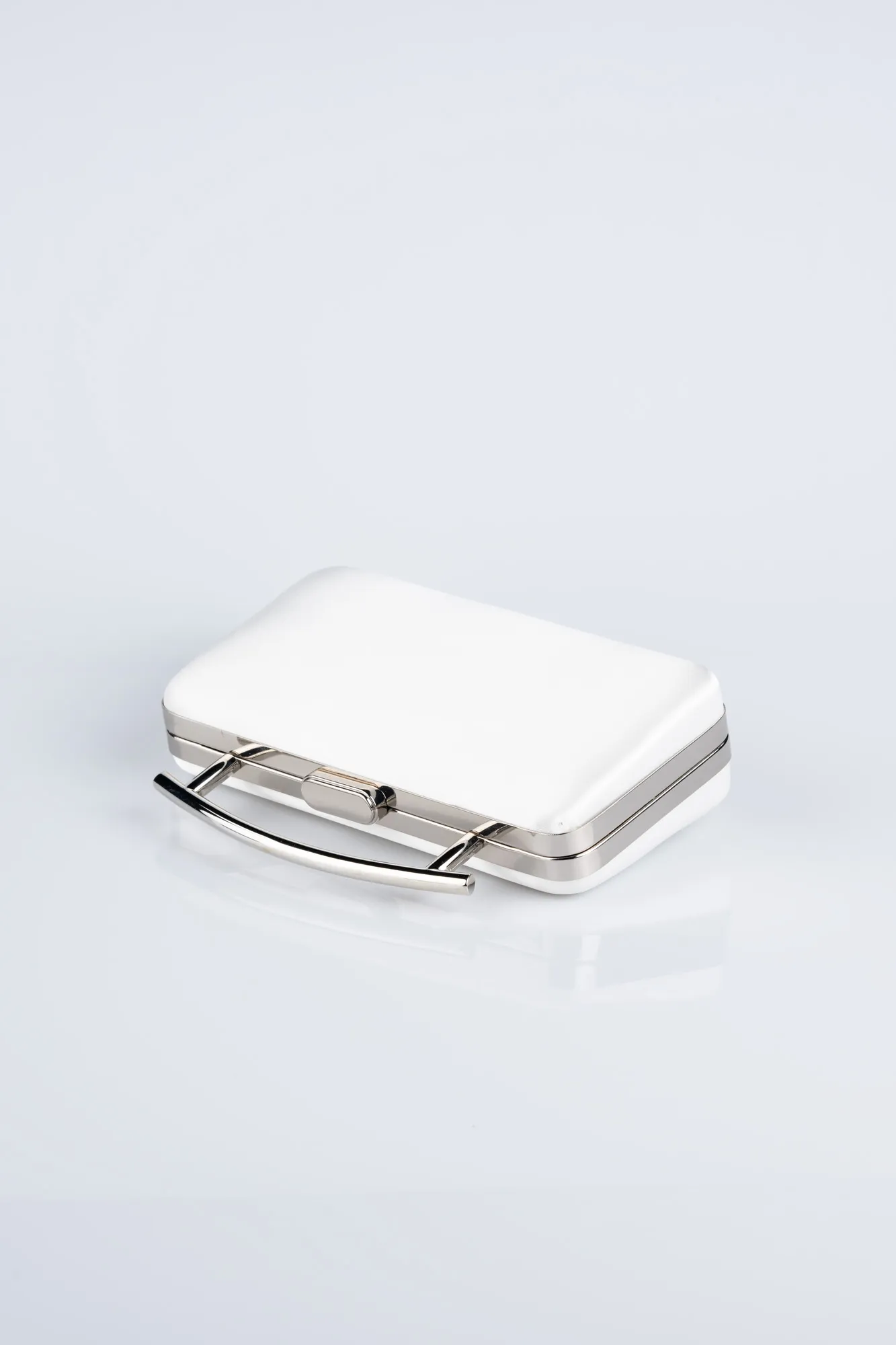 Pearl-Satin Box Bag V756