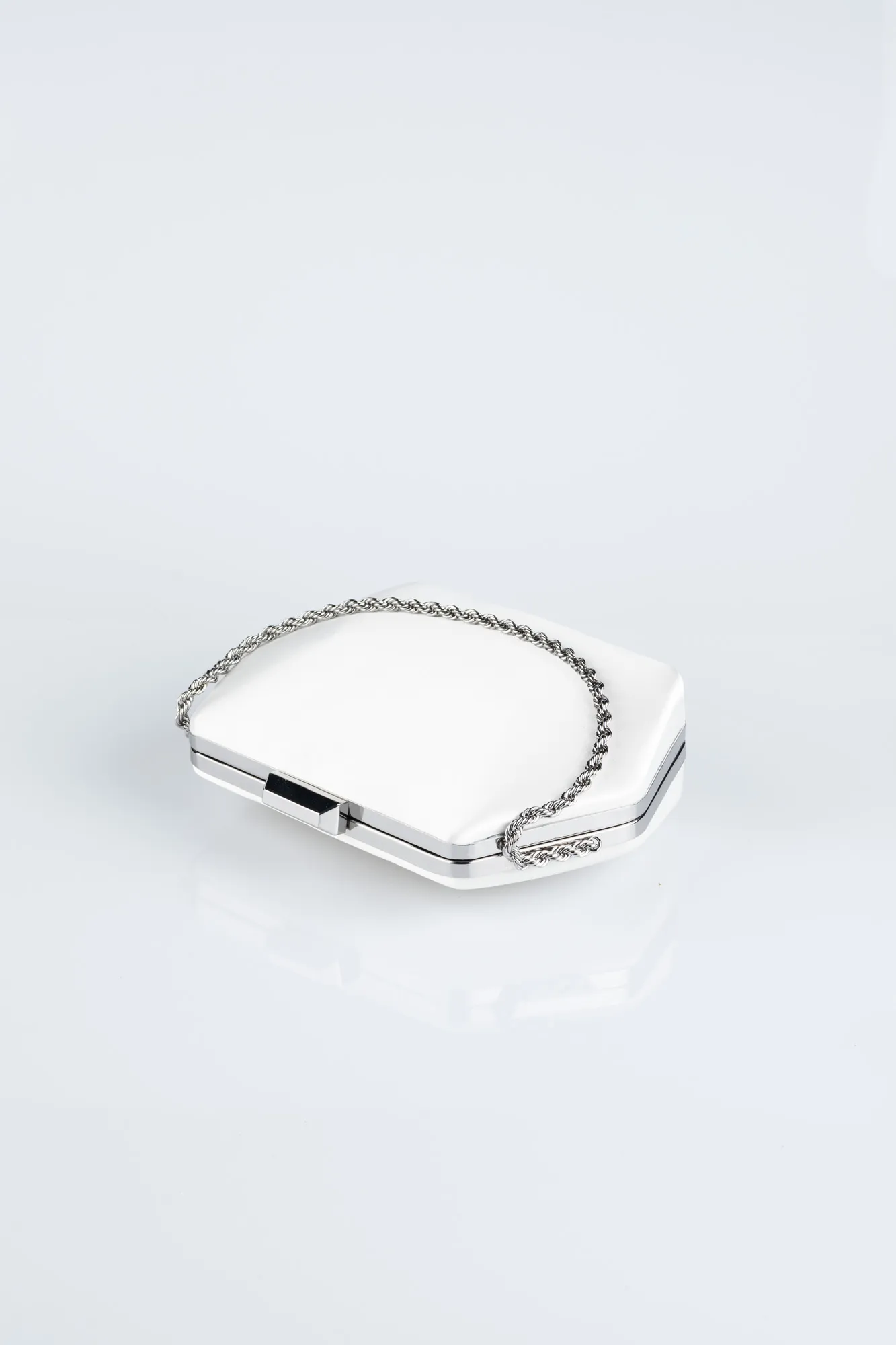 Pearl-Satin Night Bag V702