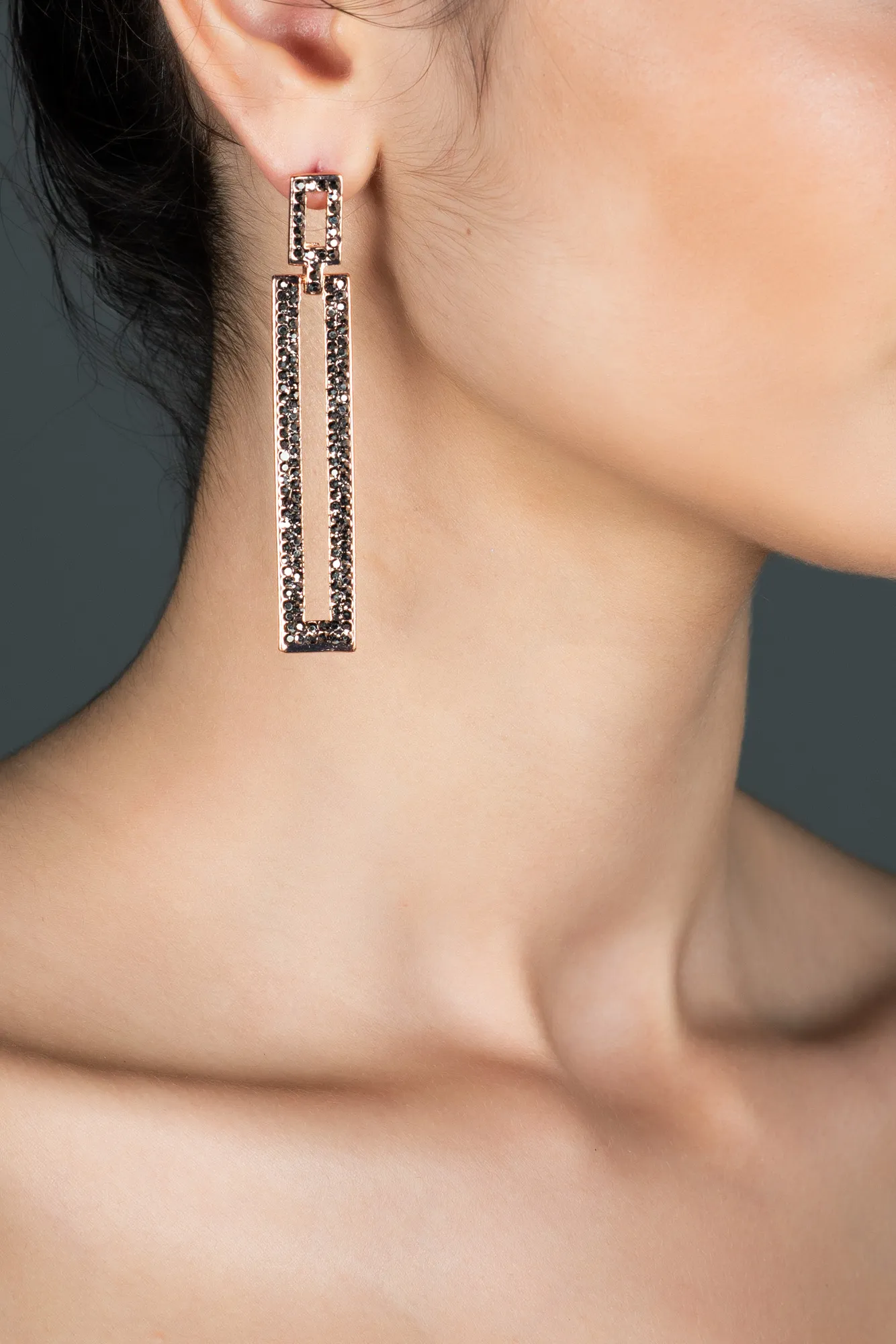 Rose-Anthracite-Earring UK438