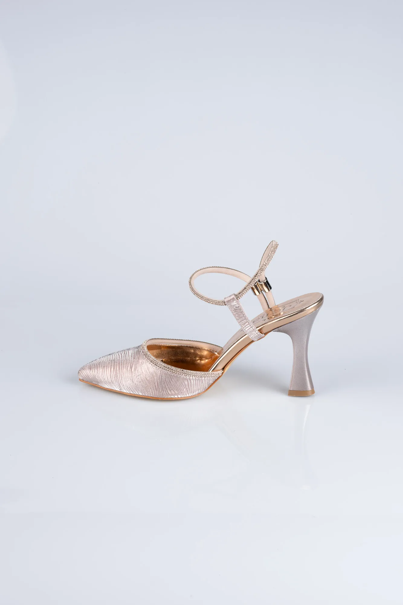Rose-Laser Cut Stiletto MJ5150