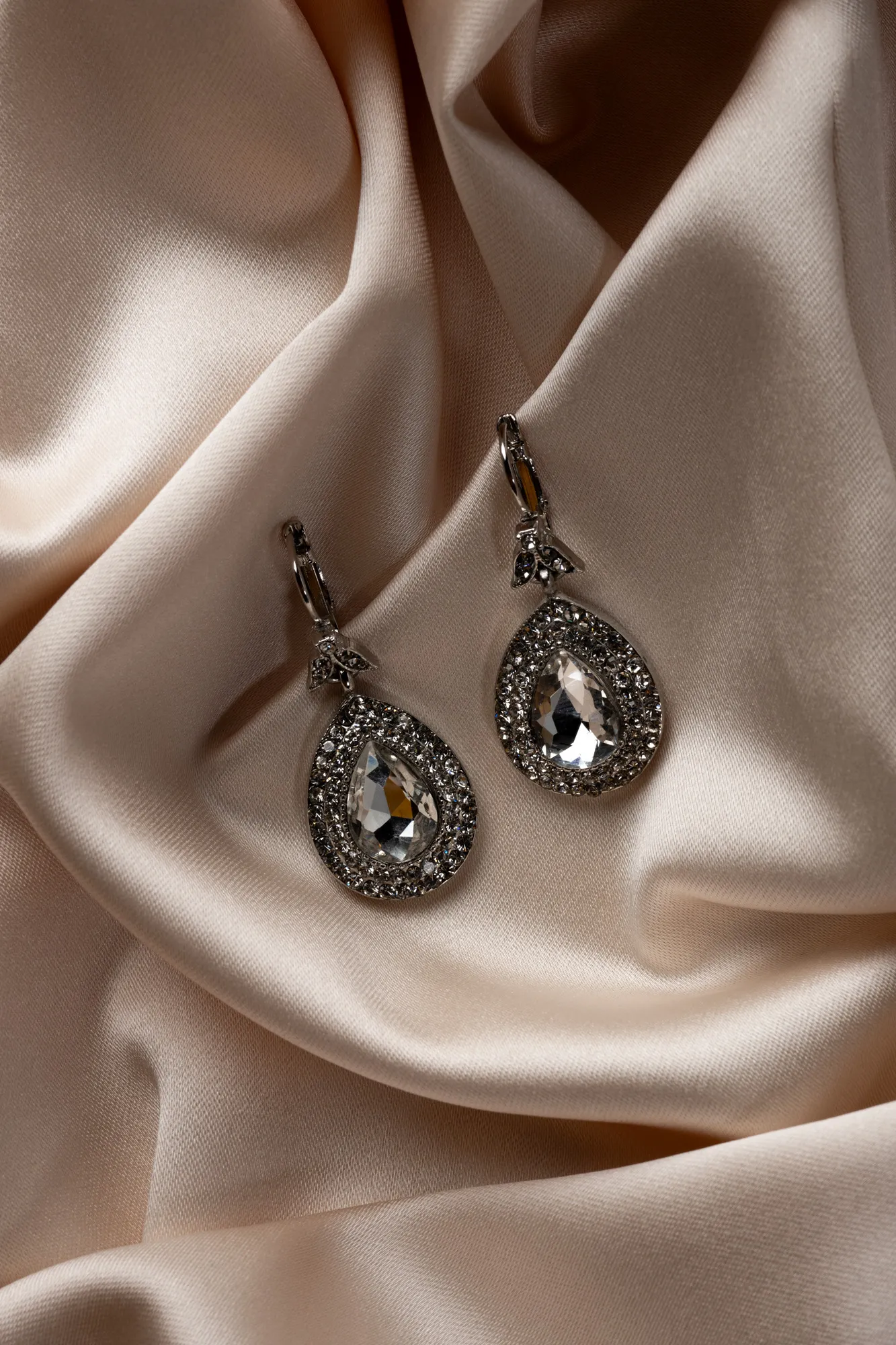 Silver-Earring UK527