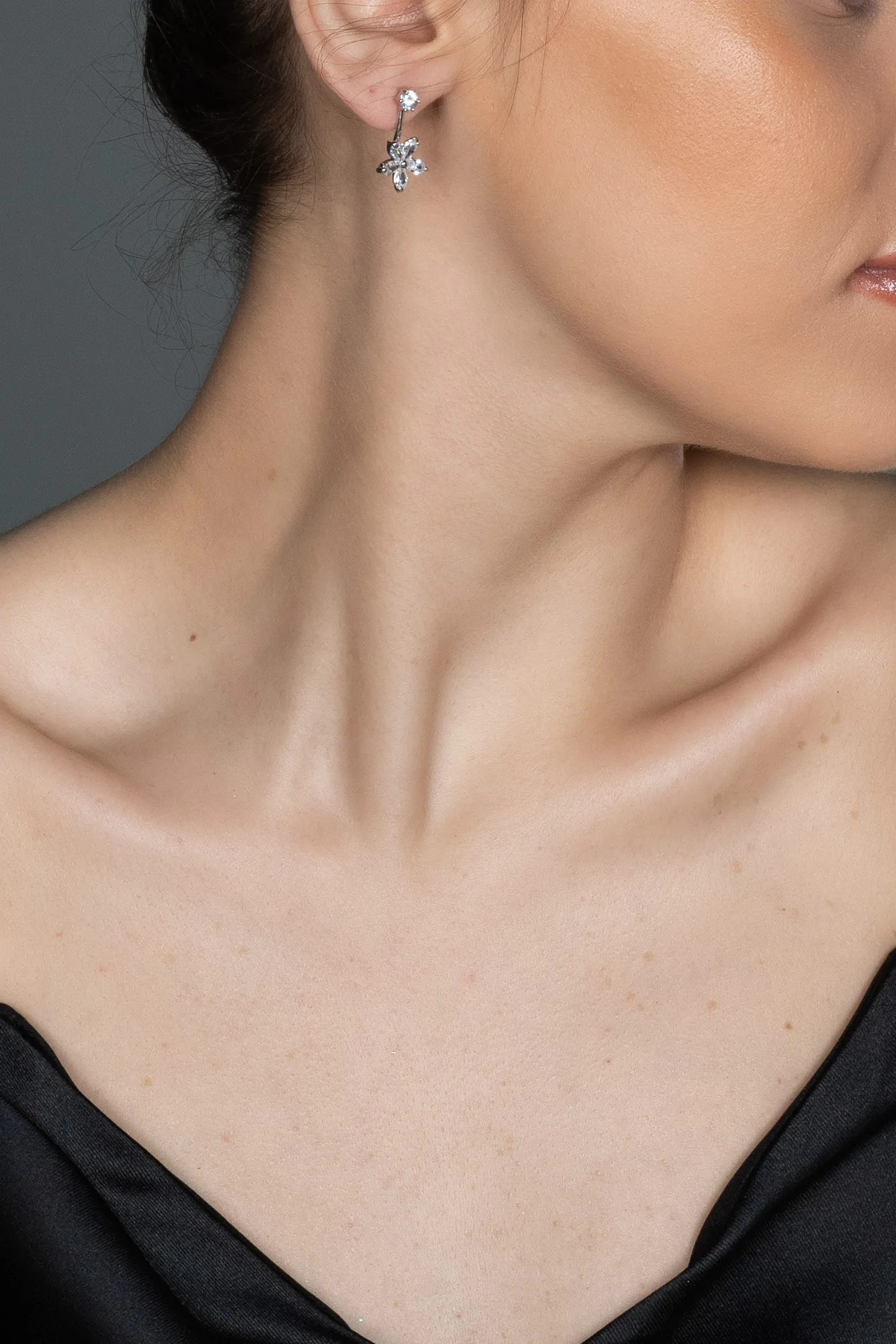 Silver-Earring UK565