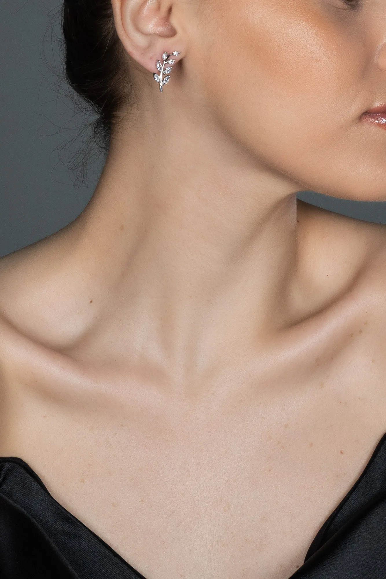 Silver-Earring UK568