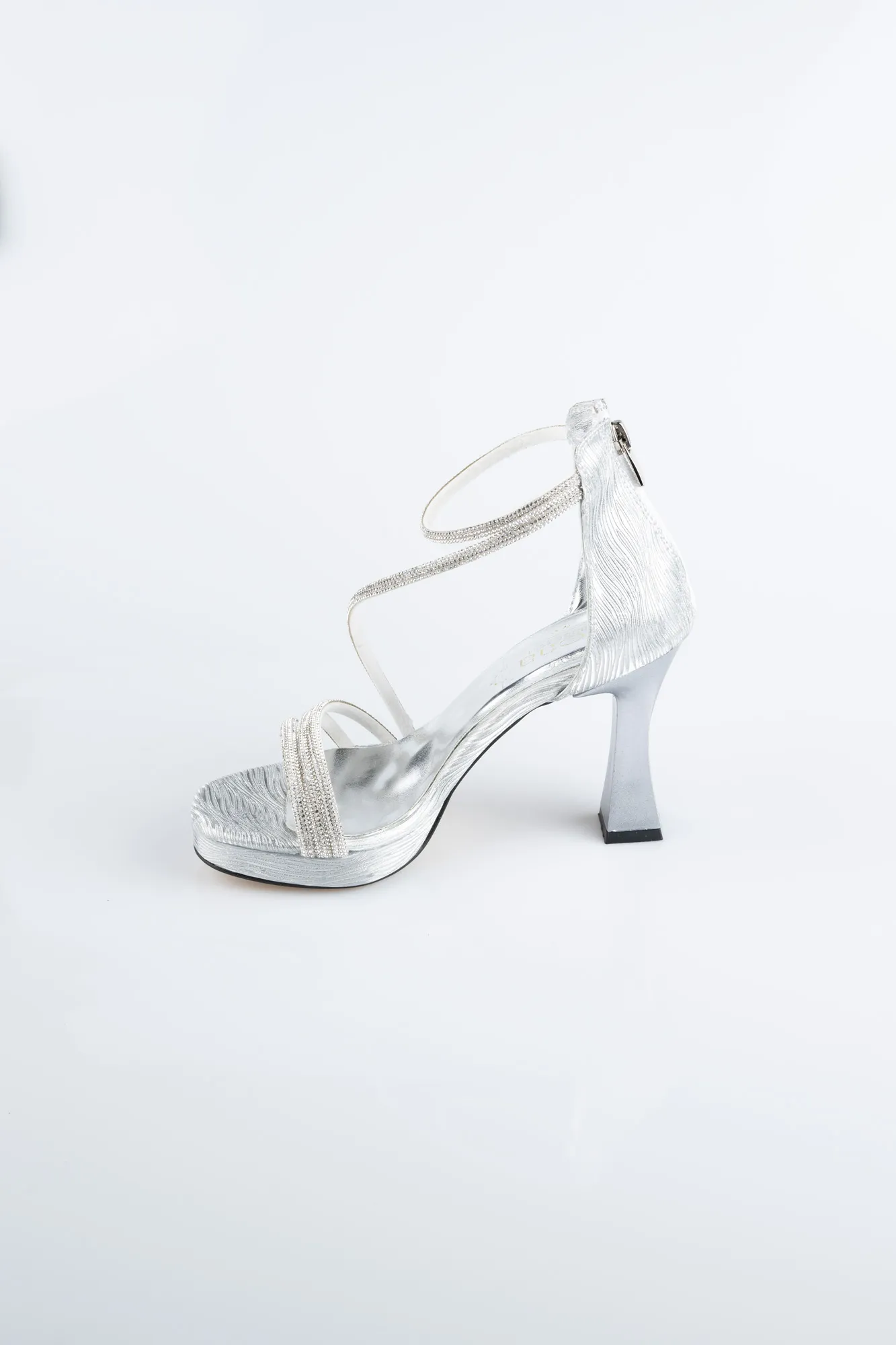 Silver-Laser Cut Evening Shoe MJ5154