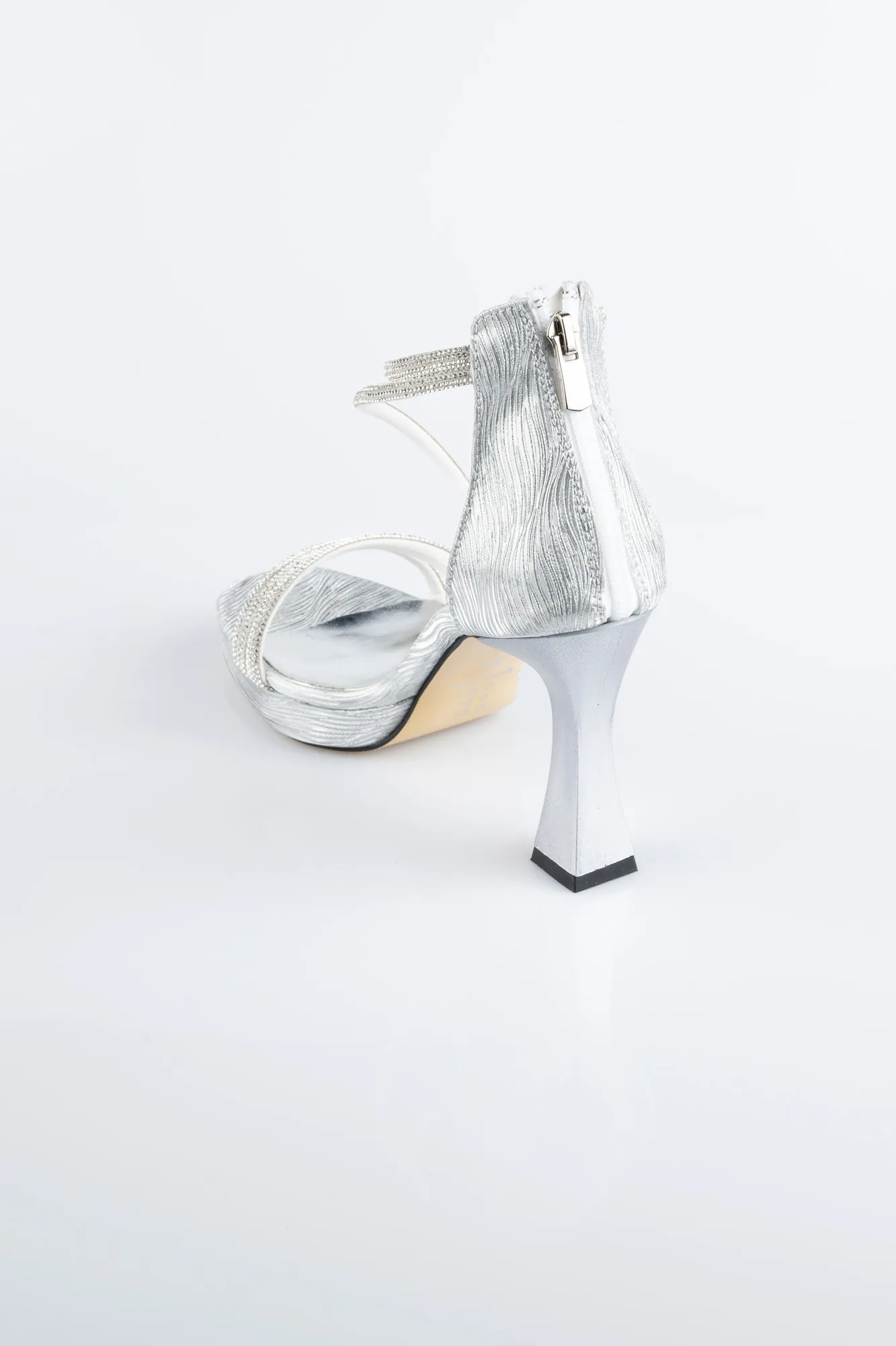Silver-Laser Cut Evening Shoe MJ5154