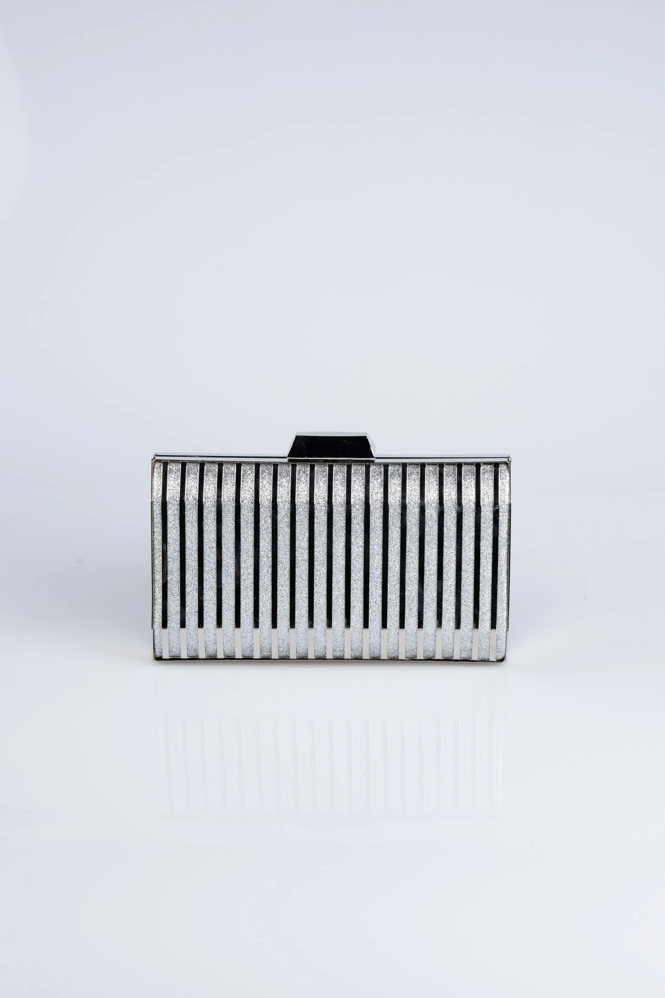 Silver-Metal Box Bag V645