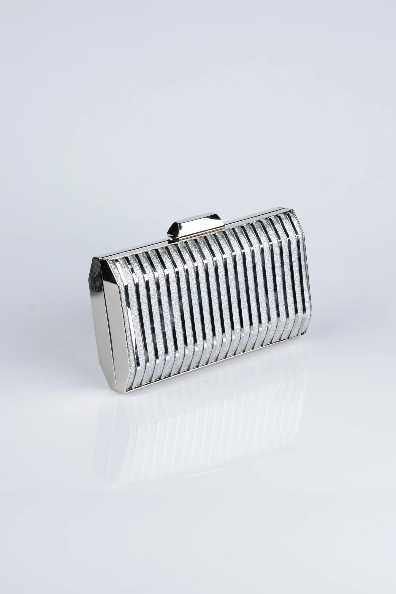 Silver-Metal Box Bag V645