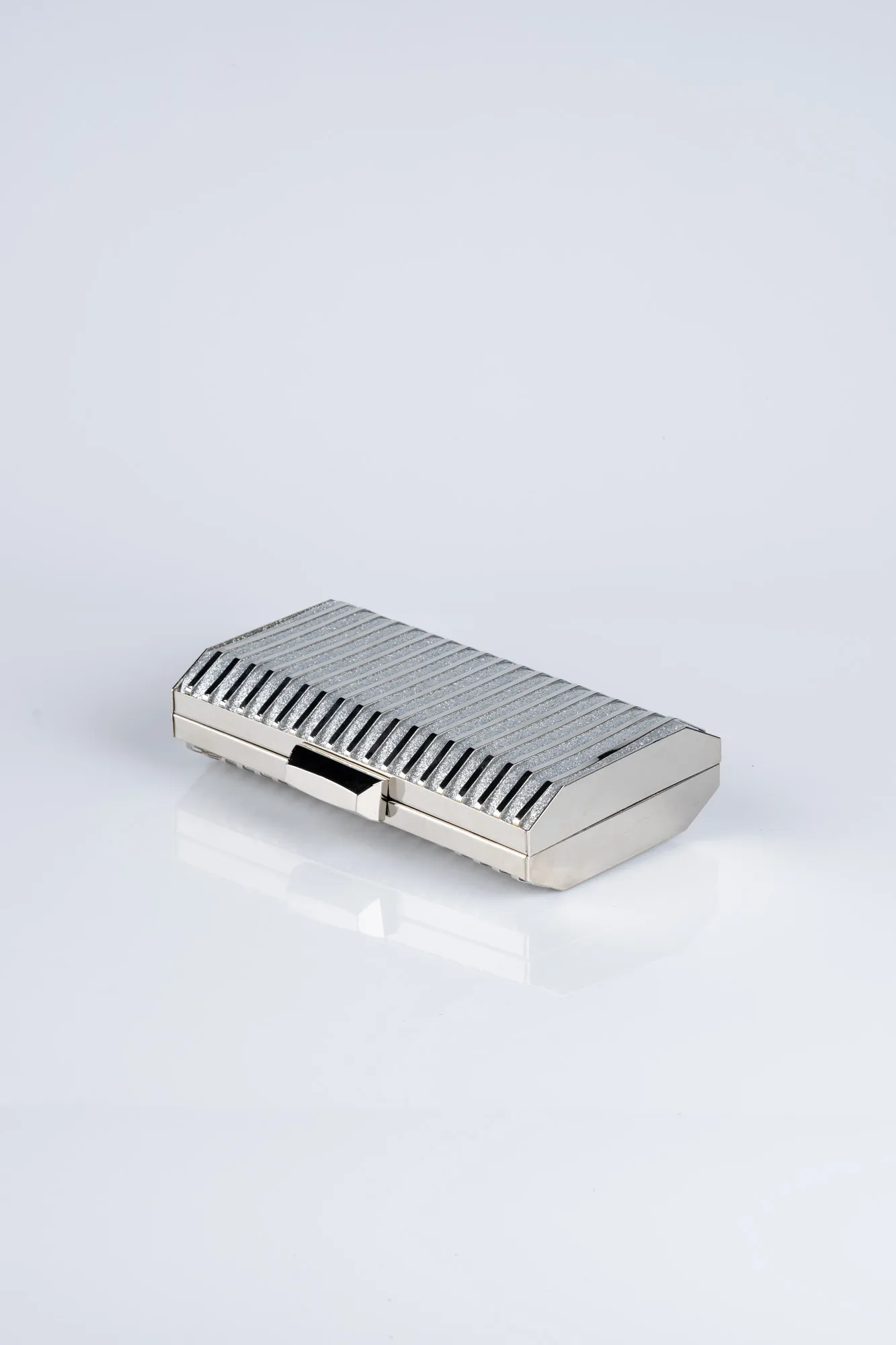 Silver-Metal Box Bag V645