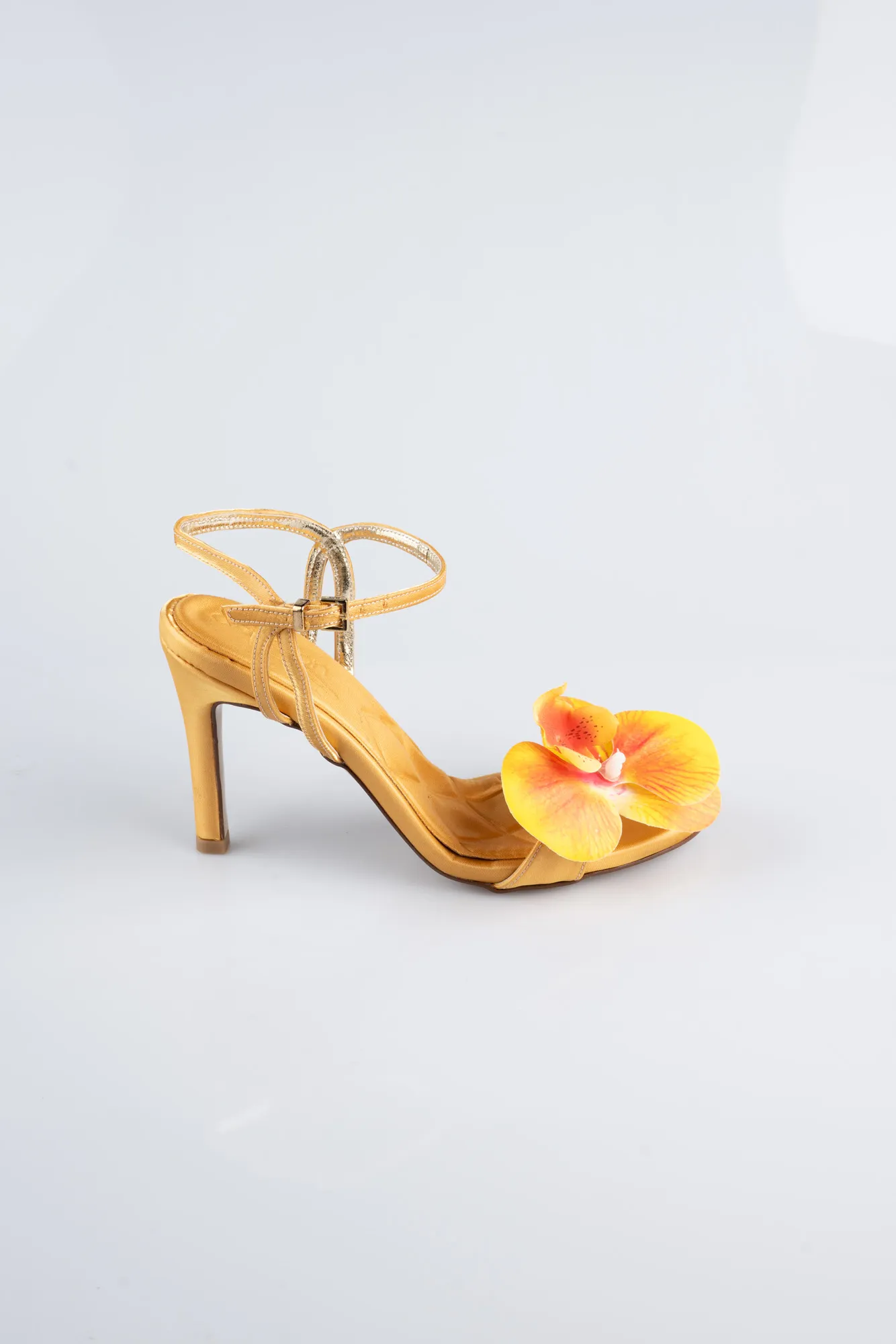 Yellow-Satin Evening Shoe AB1151