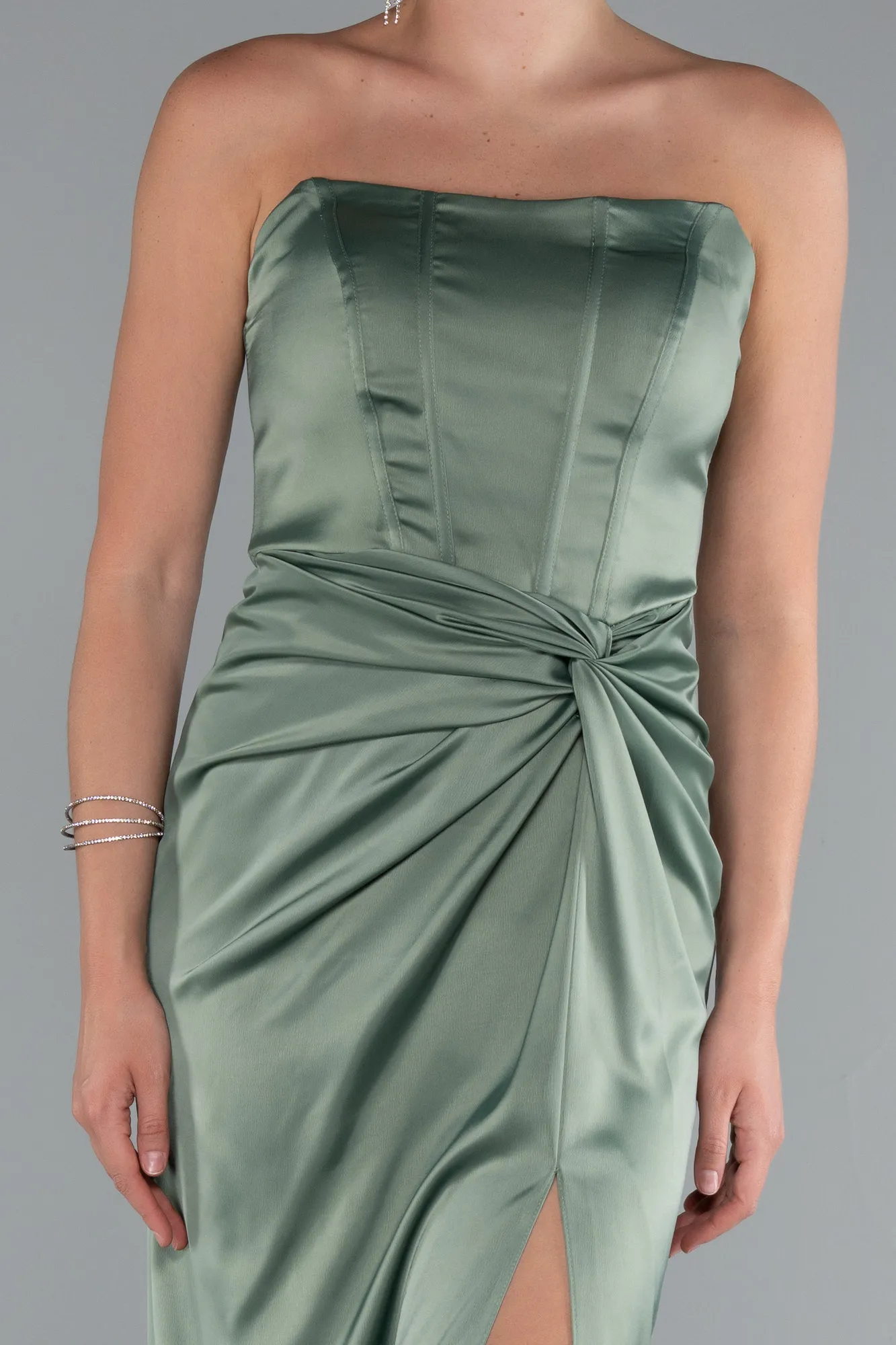 cagla-yesili-Long Satin Prom Gown ABU3474