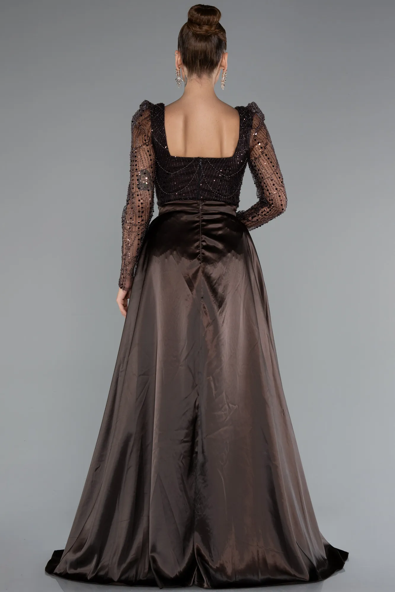 koyu-kahve-Long Sleeve Stone Embellished Satin Train Evening Dress ABU4603